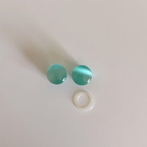 Glass green cat eye single flare plugs size 7/16’’ body jewelry earrings